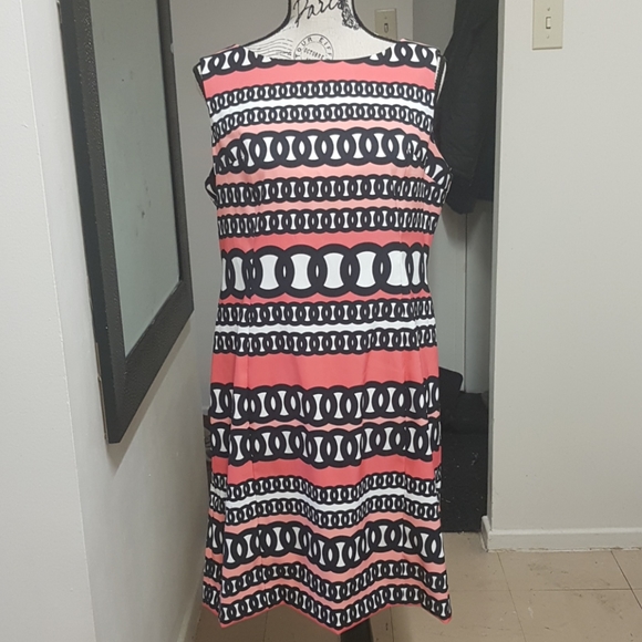 Evan Picone Pink and White Dress with Chain Design
